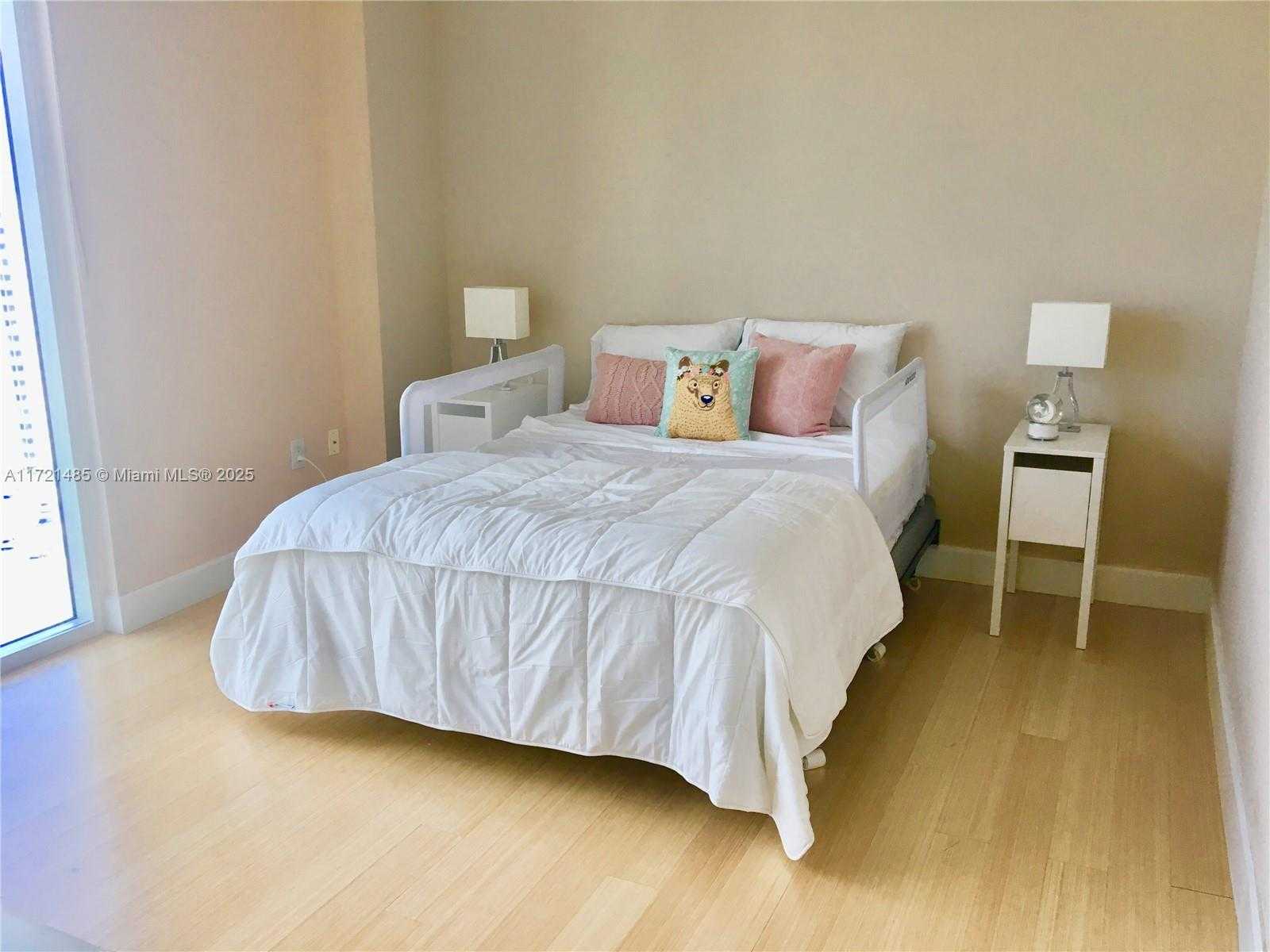 Small Image of 3370 HIDDEN BAY DR #2010, Aventura Number 15