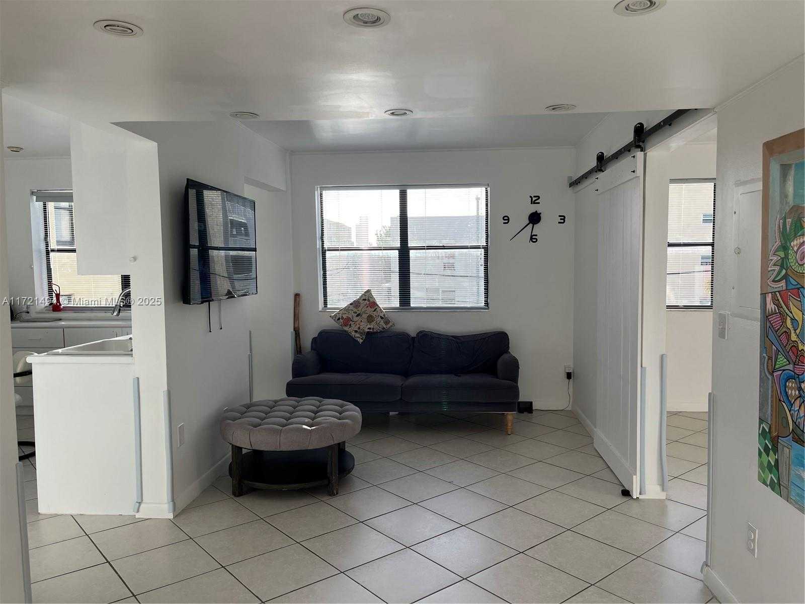 Small Image of 1390 OCEAN DR #306, Miami Beach Number 19