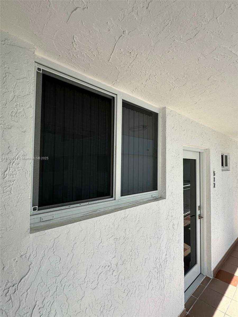 Small Image of 1666 WEST AVE #512, Miami Beach Number 10