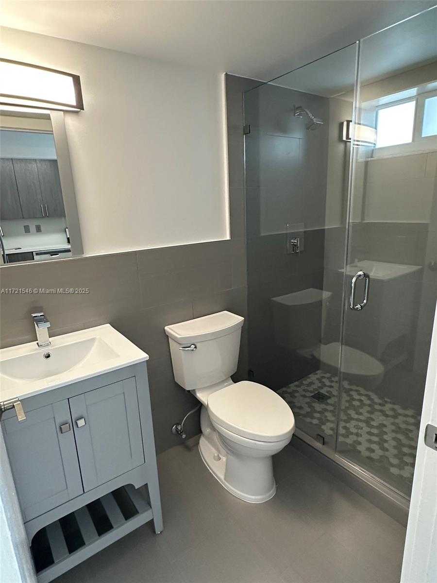 Small Image of 1666 WEST AVE #512, Miami Beach Number 13