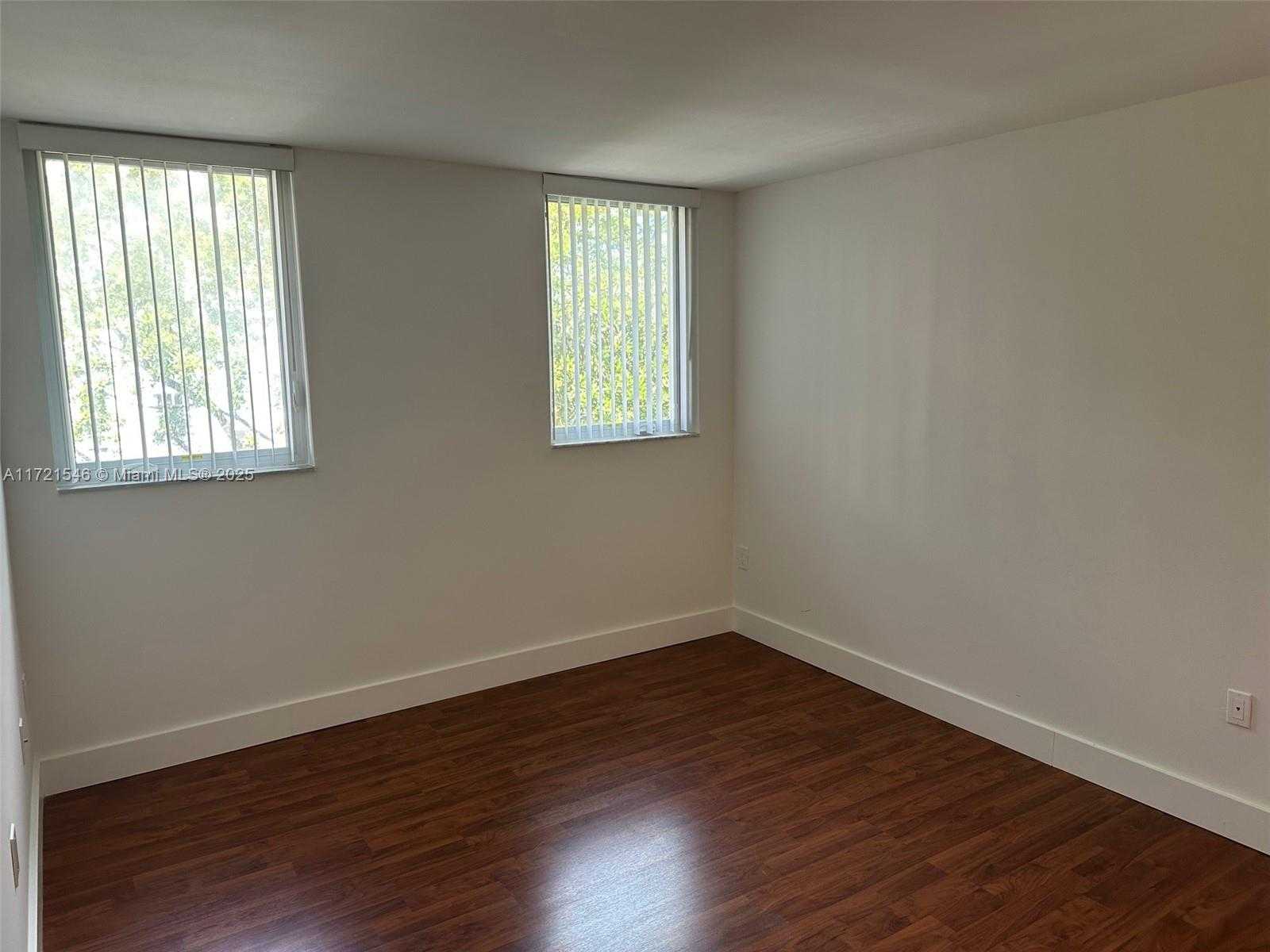 Small Image of 1666 WEST AVE #512, Miami Beach Number 18