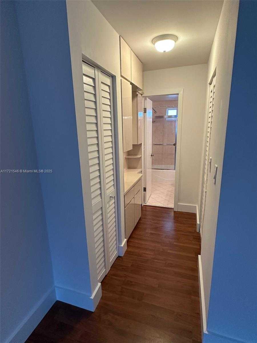 Small Image of 1666 WEST AVE #512, Miami Beach Number 22
