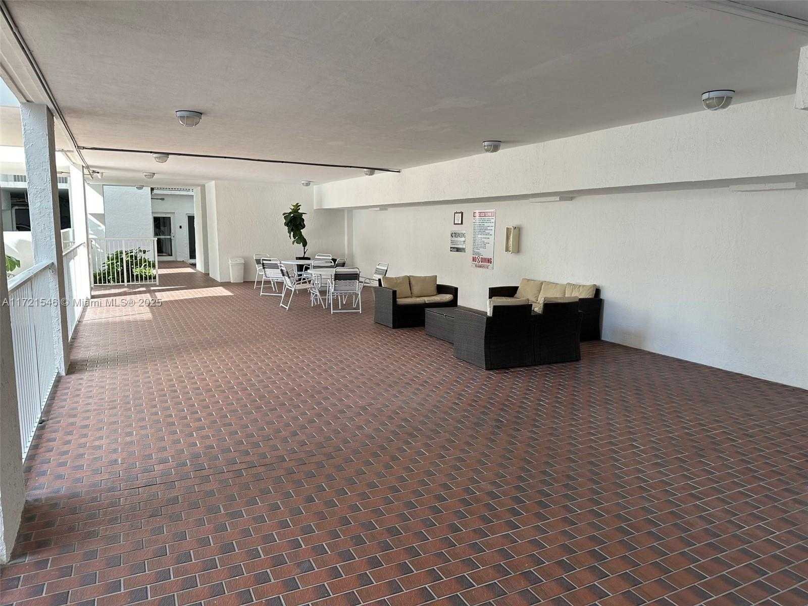 Small Image of 1666 WEST AVE #512, Miami Beach Number 4