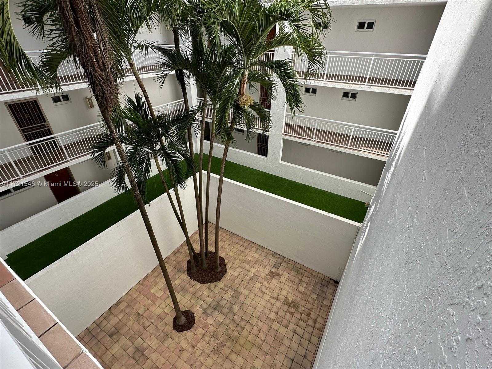 Small Image of 1666 WEST AVE #512, Miami Beach Number 7
