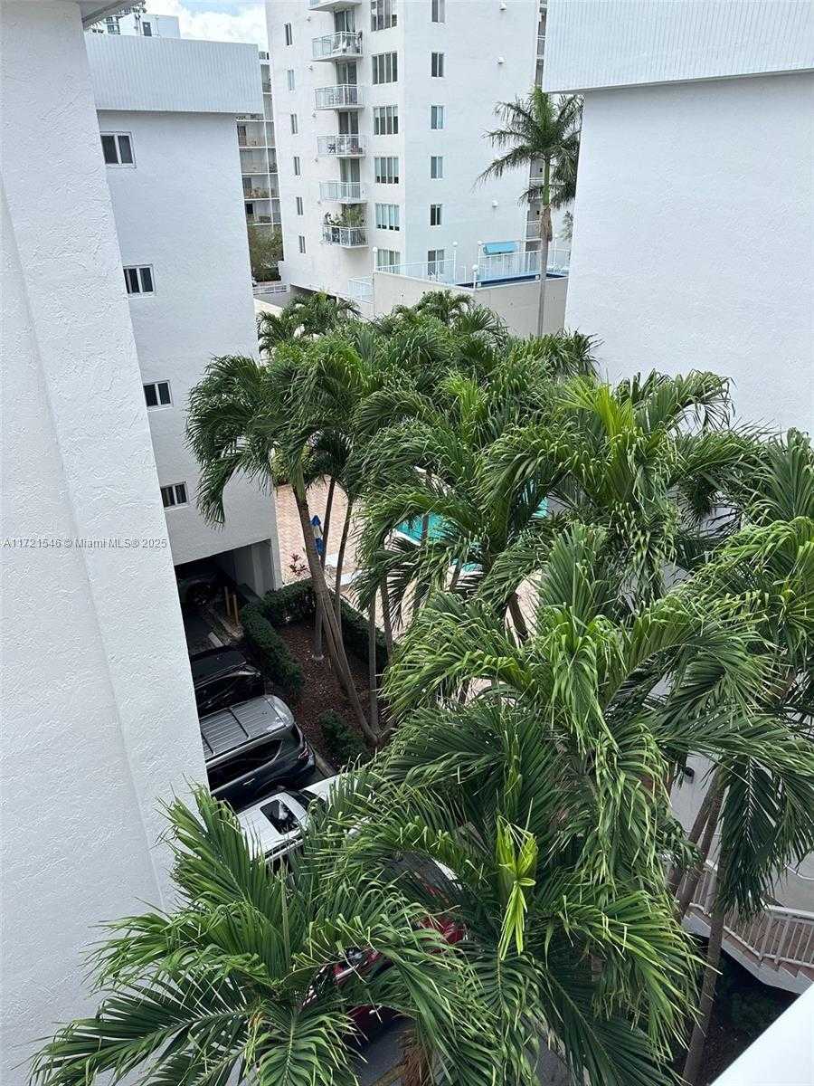 Small Image of 1666 WEST AVE #512, Miami Beach Number 8