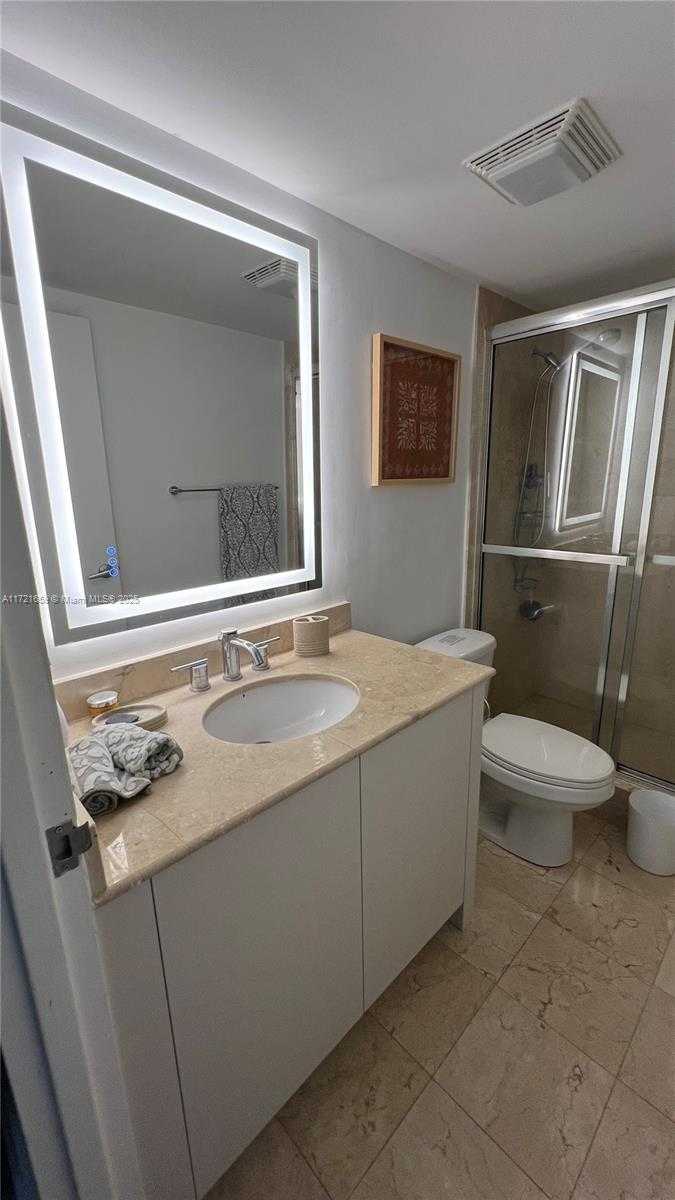 Small Image of 10275 #306, Bal Harbour Number 11