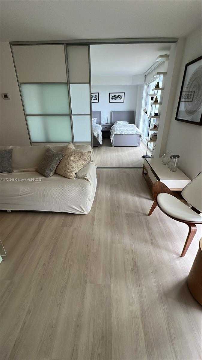 Small Image of 10275 #306, Bal Harbour Number 12