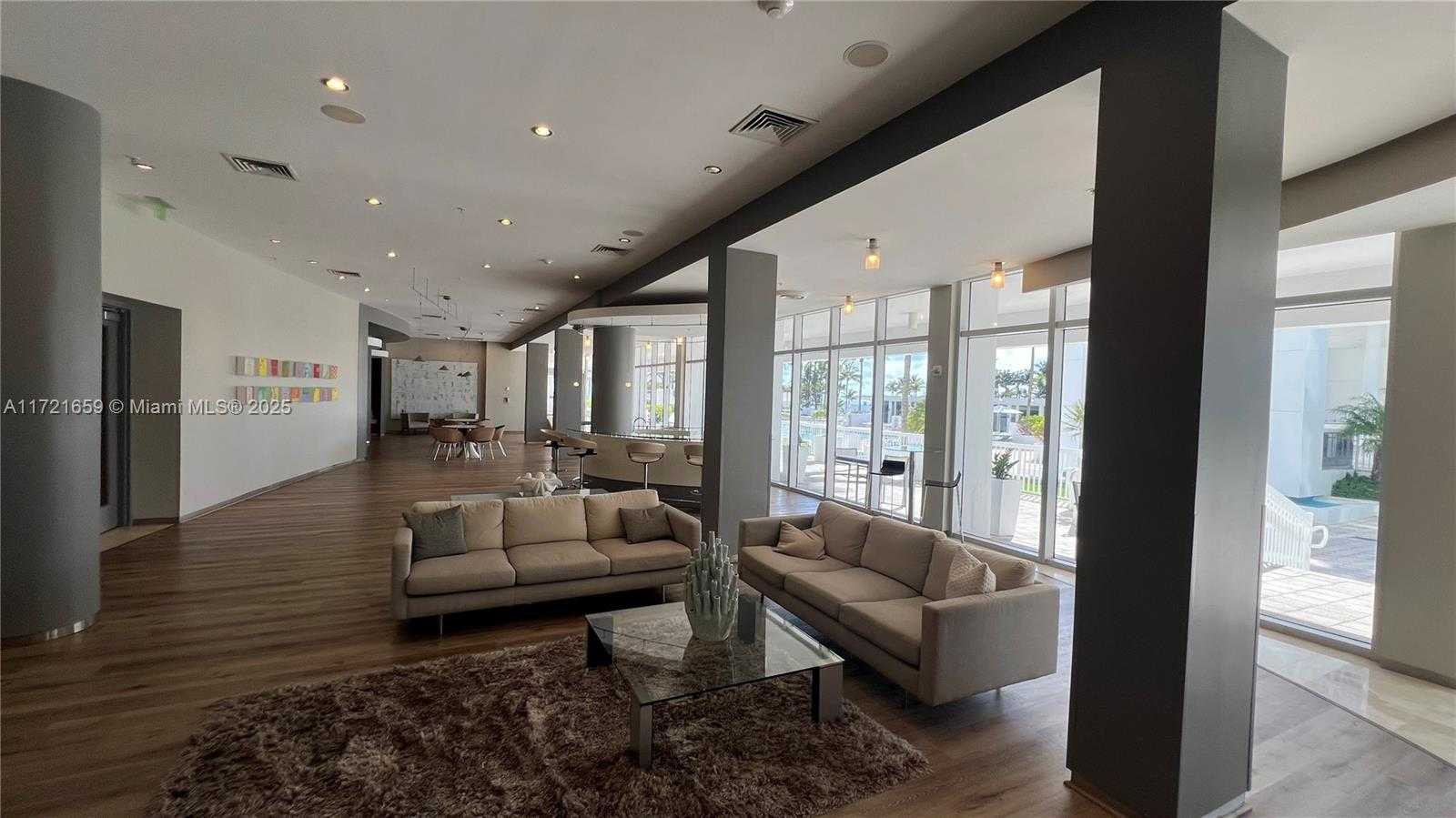 Small Image of 10275 #306, Bal Harbour Number 13