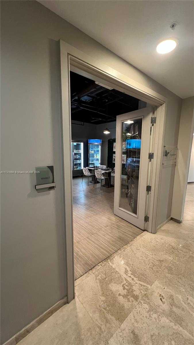 Small Image of 10275 #306, Bal Harbour Number 19