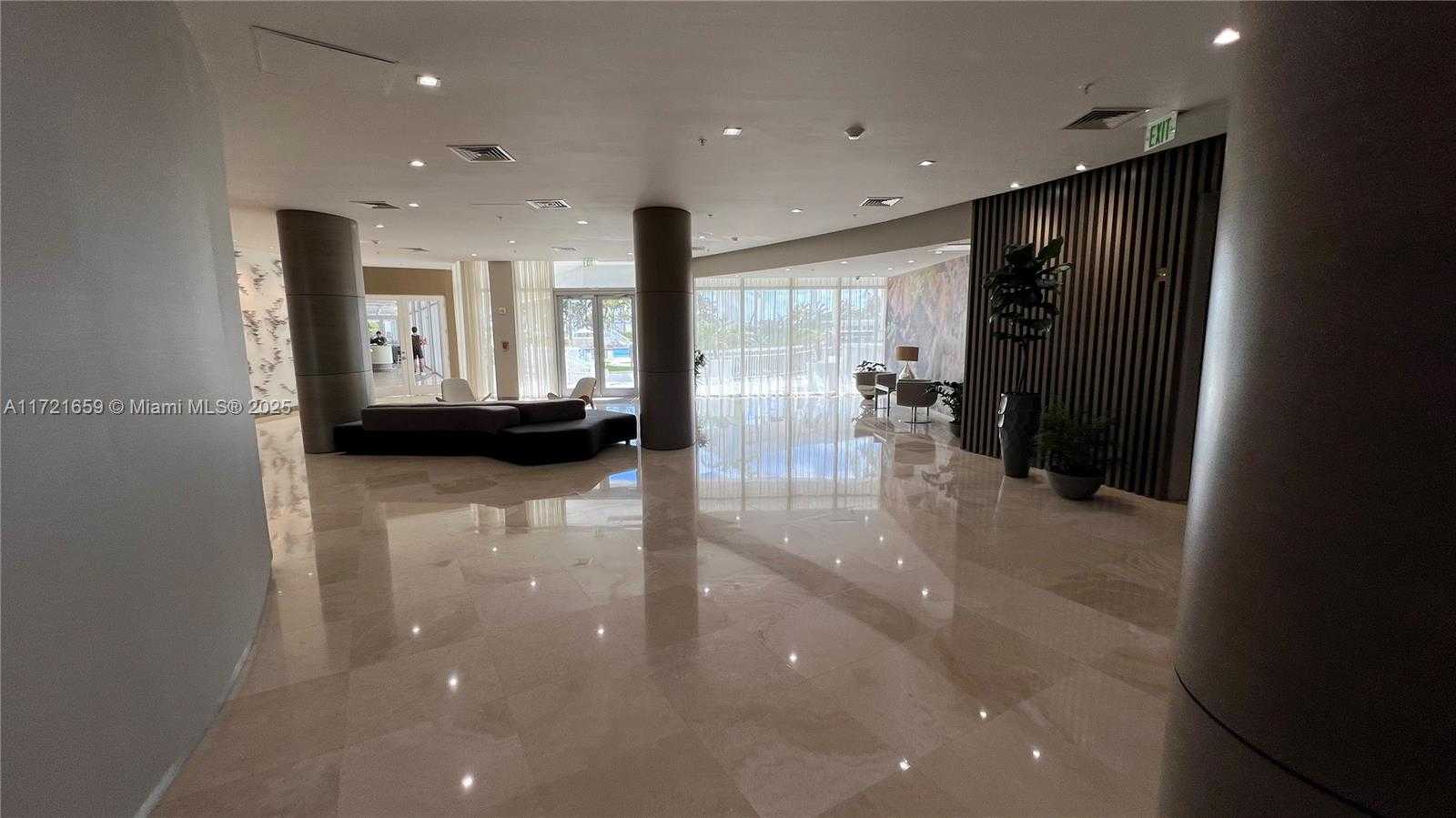 Small Image of 10275 #306, Bal Harbour Number 2