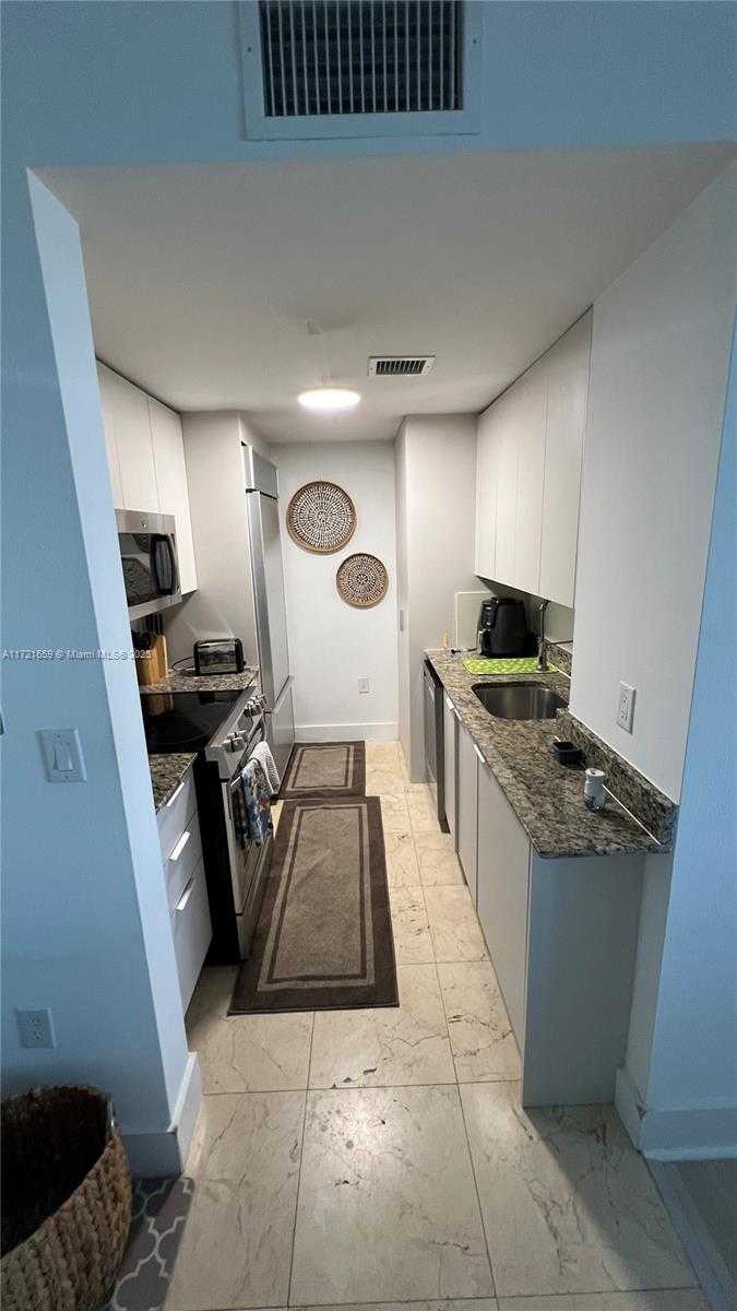 Small Image of 10275 #306, Bal Harbour Number 6