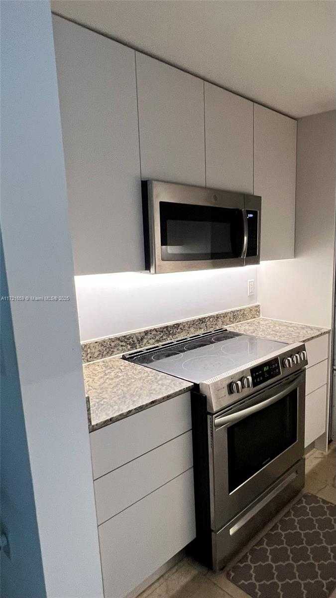 Small Image of 10275 #306, Bal Harbour Number 7