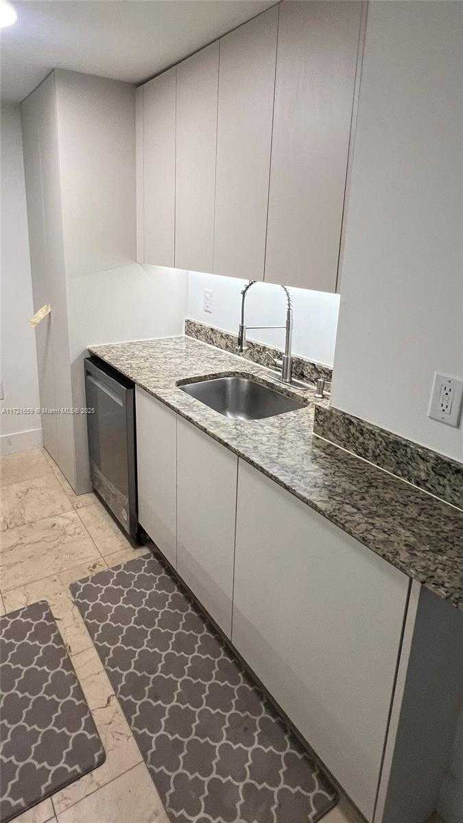 Small Image of 10275 #306, Bal Harbour Number 8