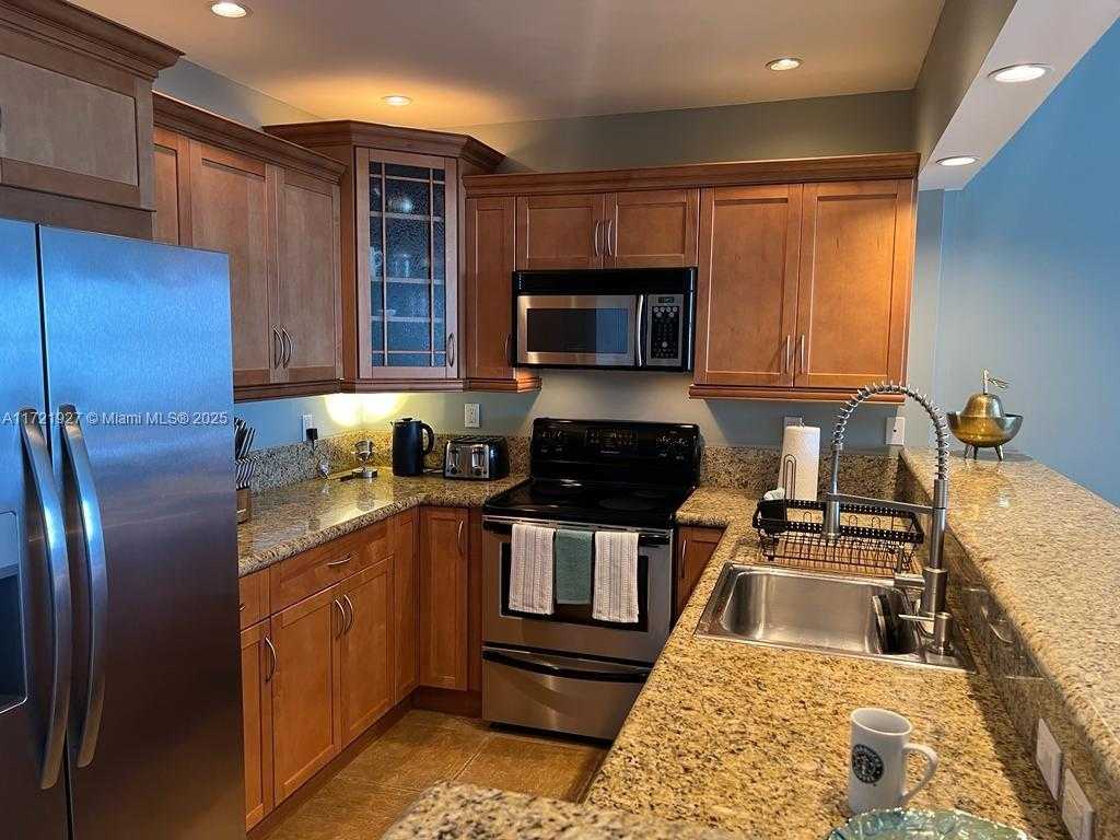 Small Image of 3725 SOUTH OCEAN DR #PH04, Hollywood Number 12