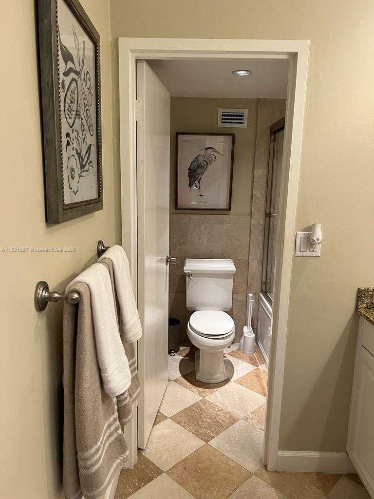 Small Image of 3725 SOUTH OCEAN DR #PH04, Hollywood Number 13