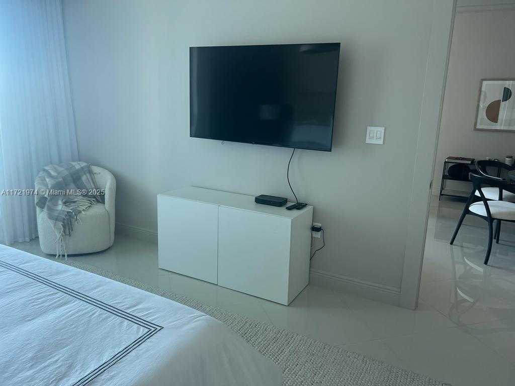 Small Image of 900 BISCAYNE BLVD #3908, Miami Number 11