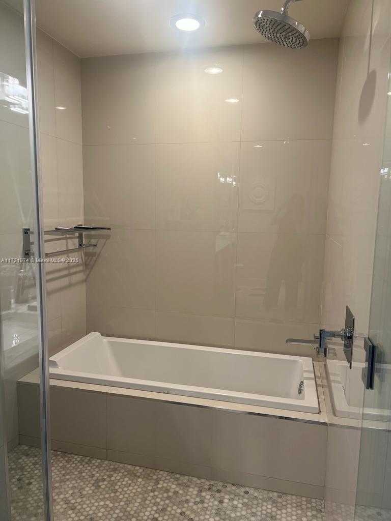 Small Image of 900 BISCAYNE BLVD #3908, Miami Number 15