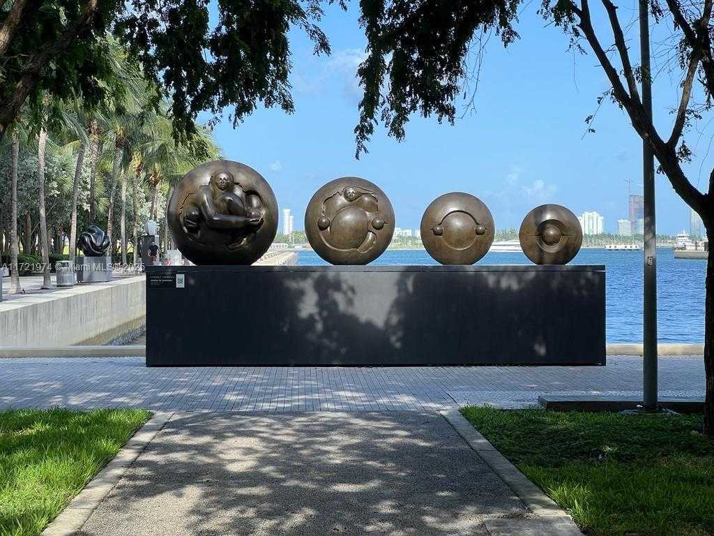 Small Image of 900 BISCAYNE BLVD #3908, Miami Number 2