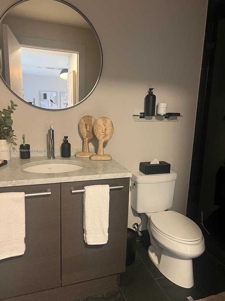 Small Image of 900 BISCAYNE BLVD #3908, Miami Number 22