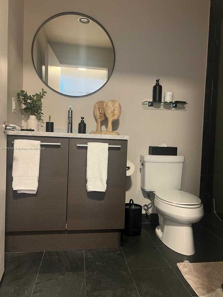 Small Image of 900 BISCAYNE BLVD #3908, Miami Number 31