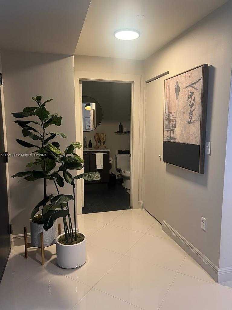 Small Image of 900 BISCAYNE BLVD #3908, Miami Number 32