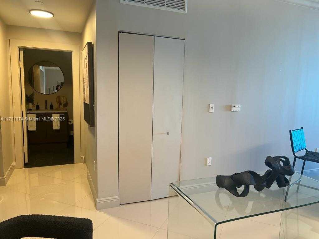 Small Image of 900 BISCAYNE BLVD #3908, Miami Number 33