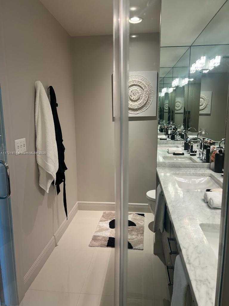 Small Image of 900 BISCAYNE BLVD #3908, Miami Number 35