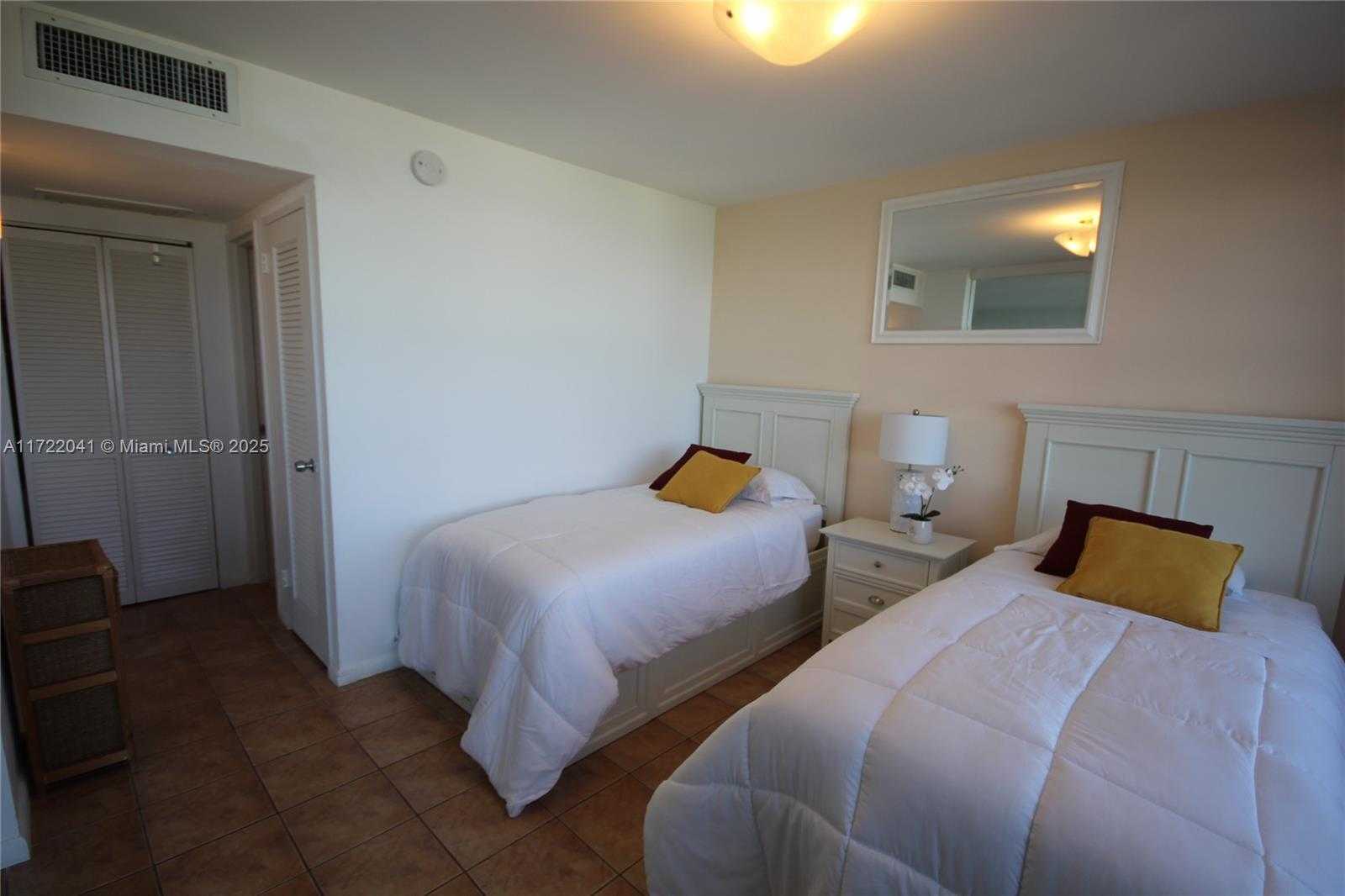 Small Image of 5151 COLLINS AVE #819, Miami Beach Number 15