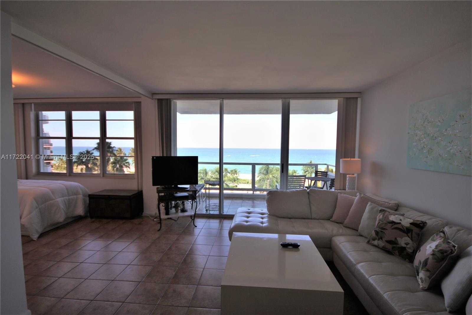 Small Image of 5151 COLLINS AVE #819, Miami Beach Number 4