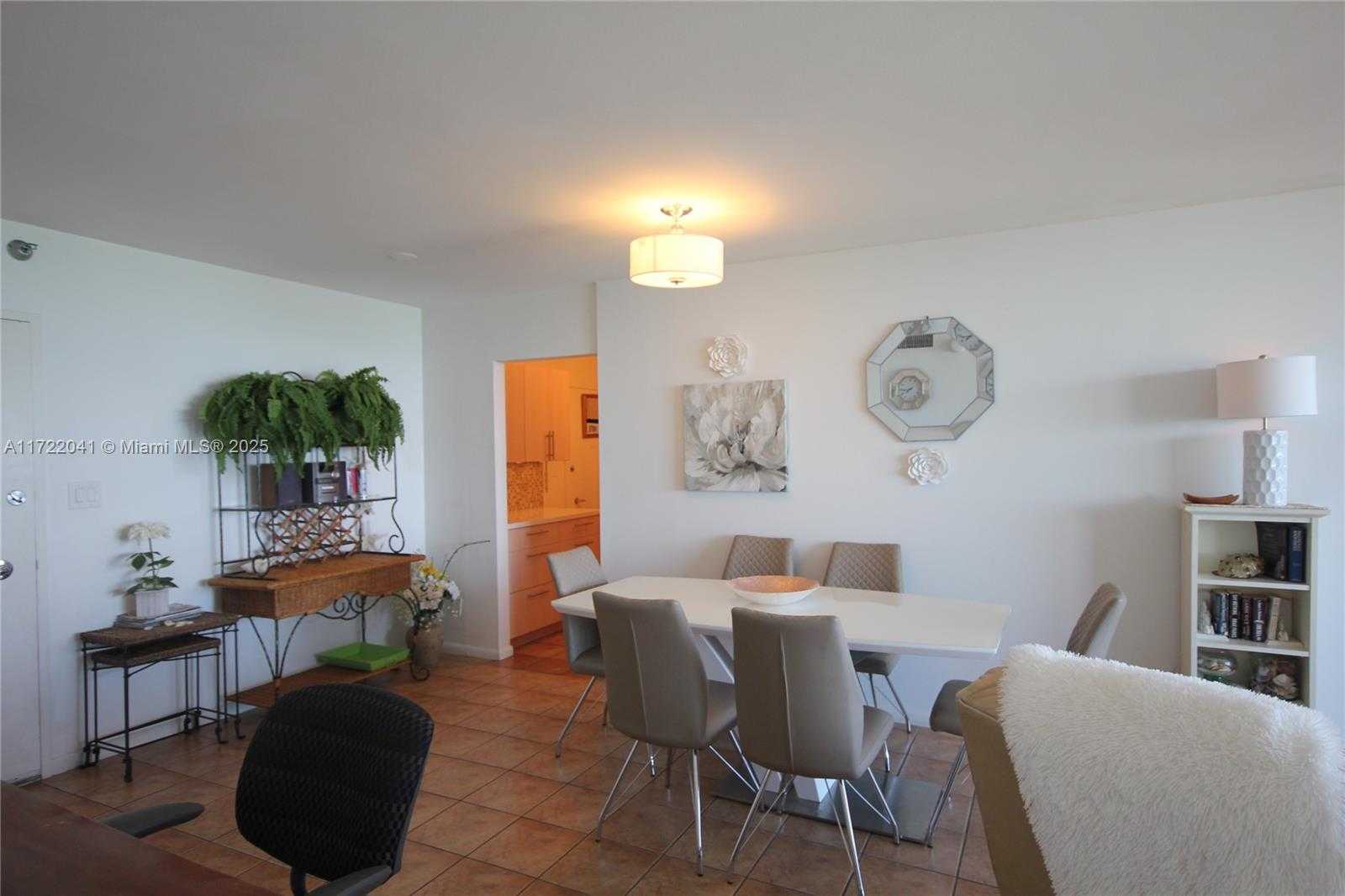 Small Image of 5151 COLLINS AVE #819, Miami Beach Number 6