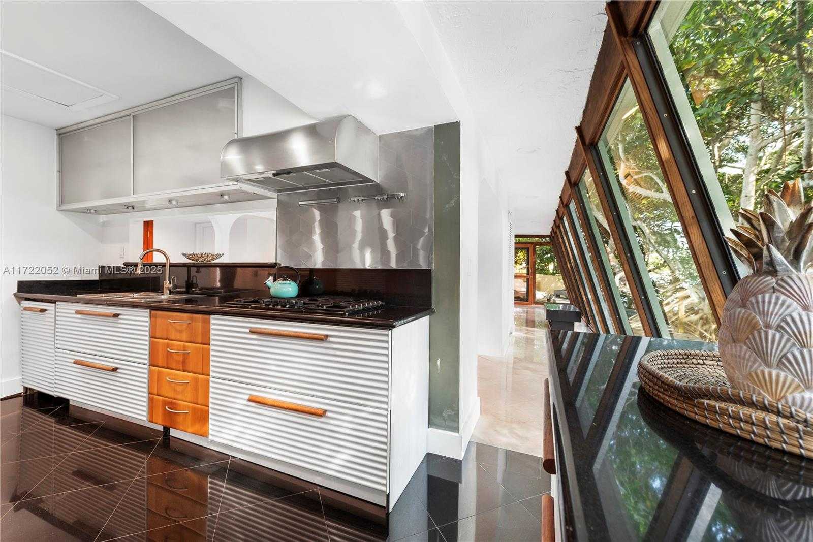 Small Image of 19860 NORTH EAST 24TH CT, Miami Number 12