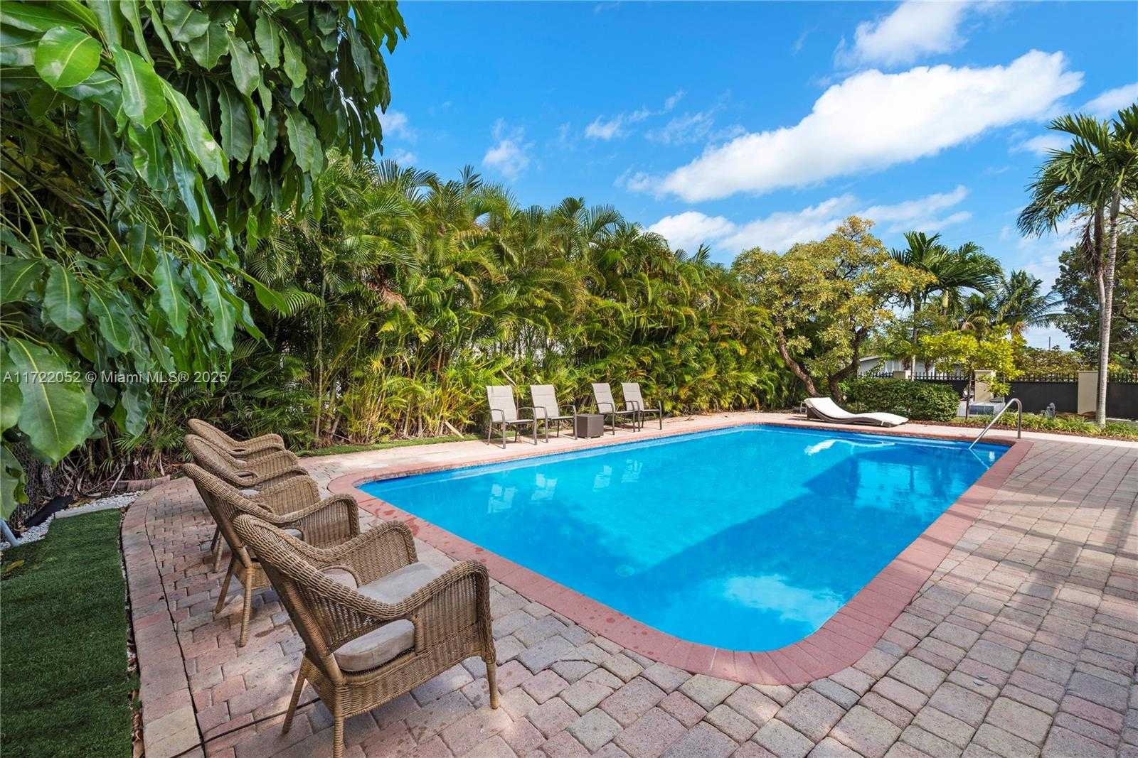 Small Image of 19860 NORTH EAST 24TH CT, Miami Number 2