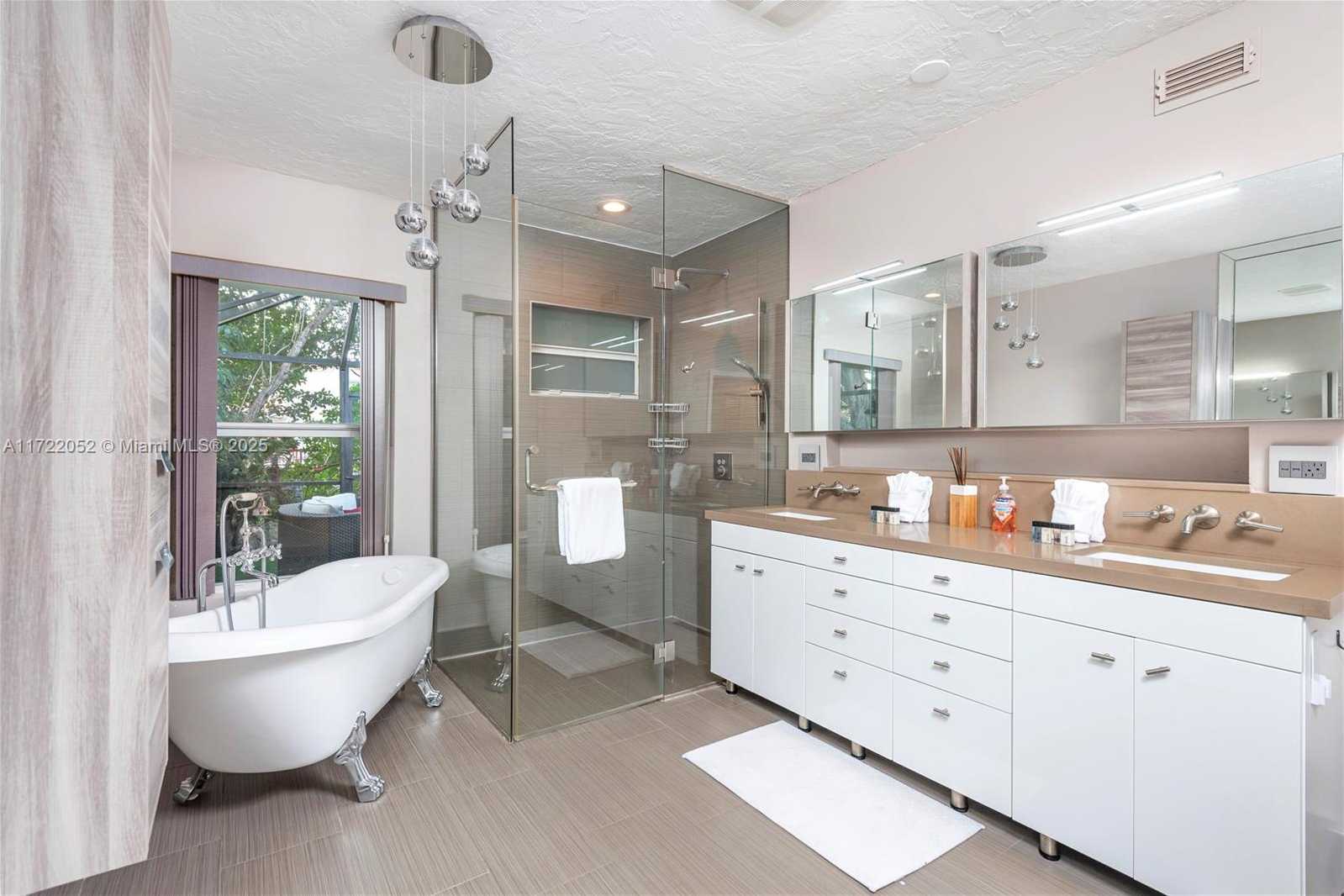 Small Image of 19860 NORTH EAST 24TH CT, Miami Number 20