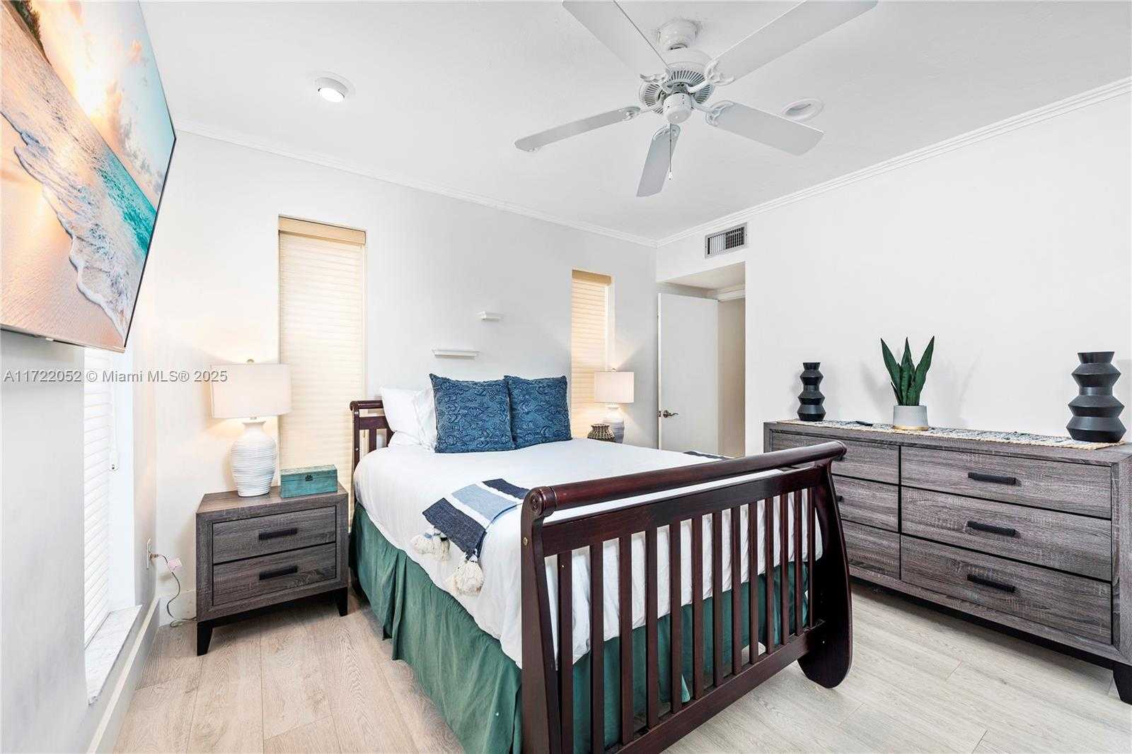 Small Image of 19860 NORTH EAST 24TH CT, Miami Number 25