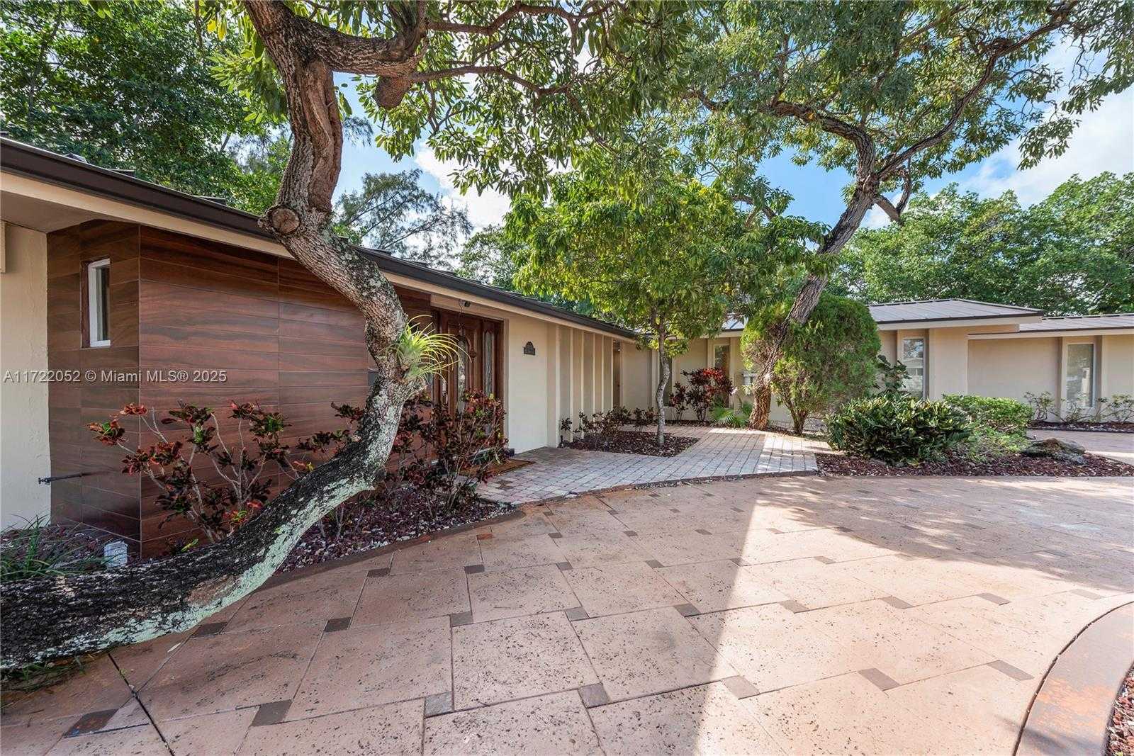 Small Image of 19860 NORTH EAST 24TH CT, Miami Number 37