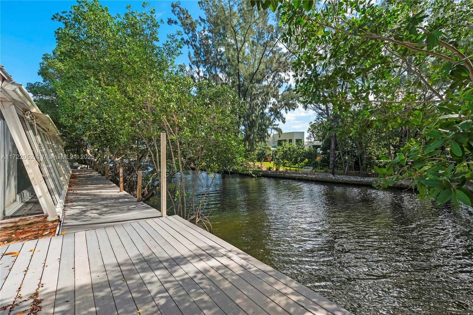 Small Image of 19860 NORTH EAST 24TH CT, Miami Number 4