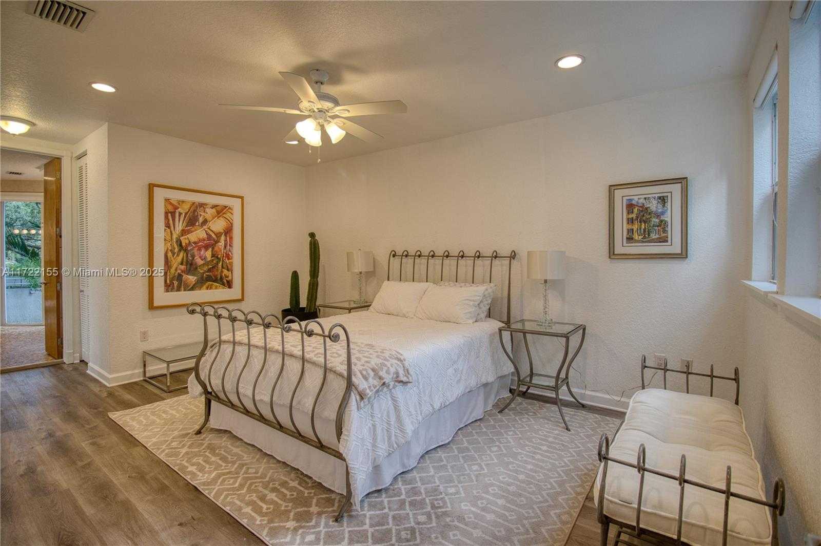 Small Image of 2200 LINCOLN AVE, Miami Number 12