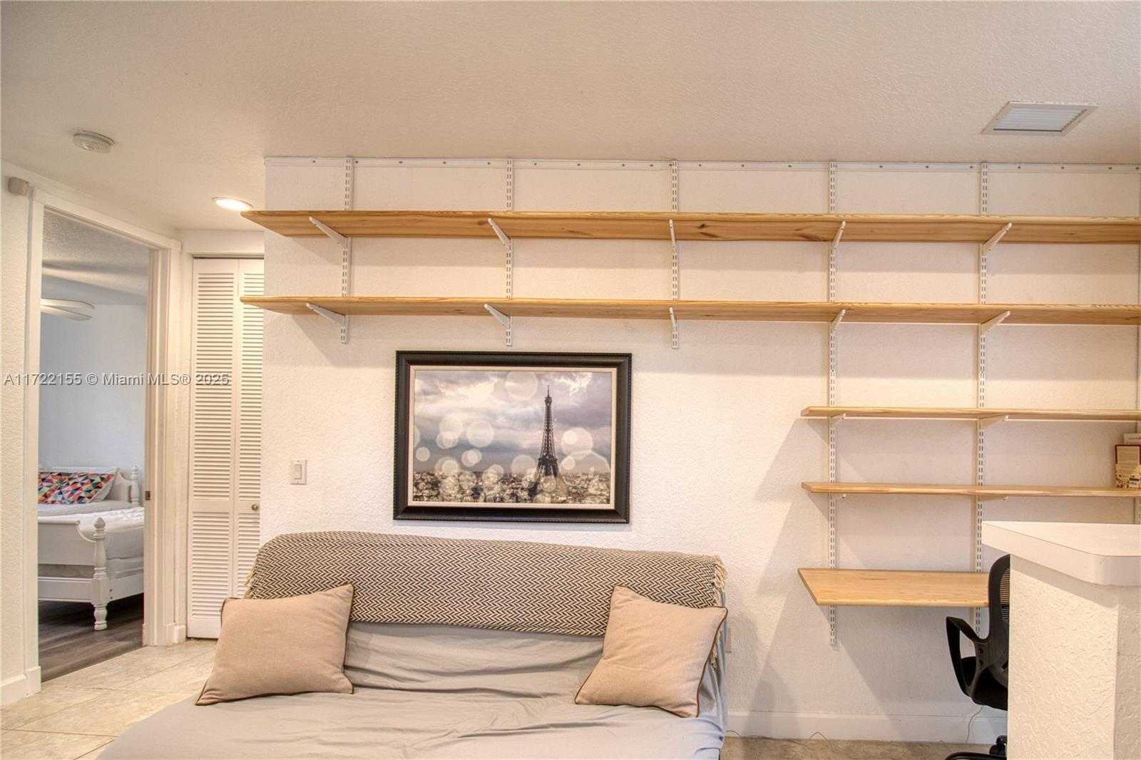 Small Image of 2200 LINCOLN AVE, Miami Number 17