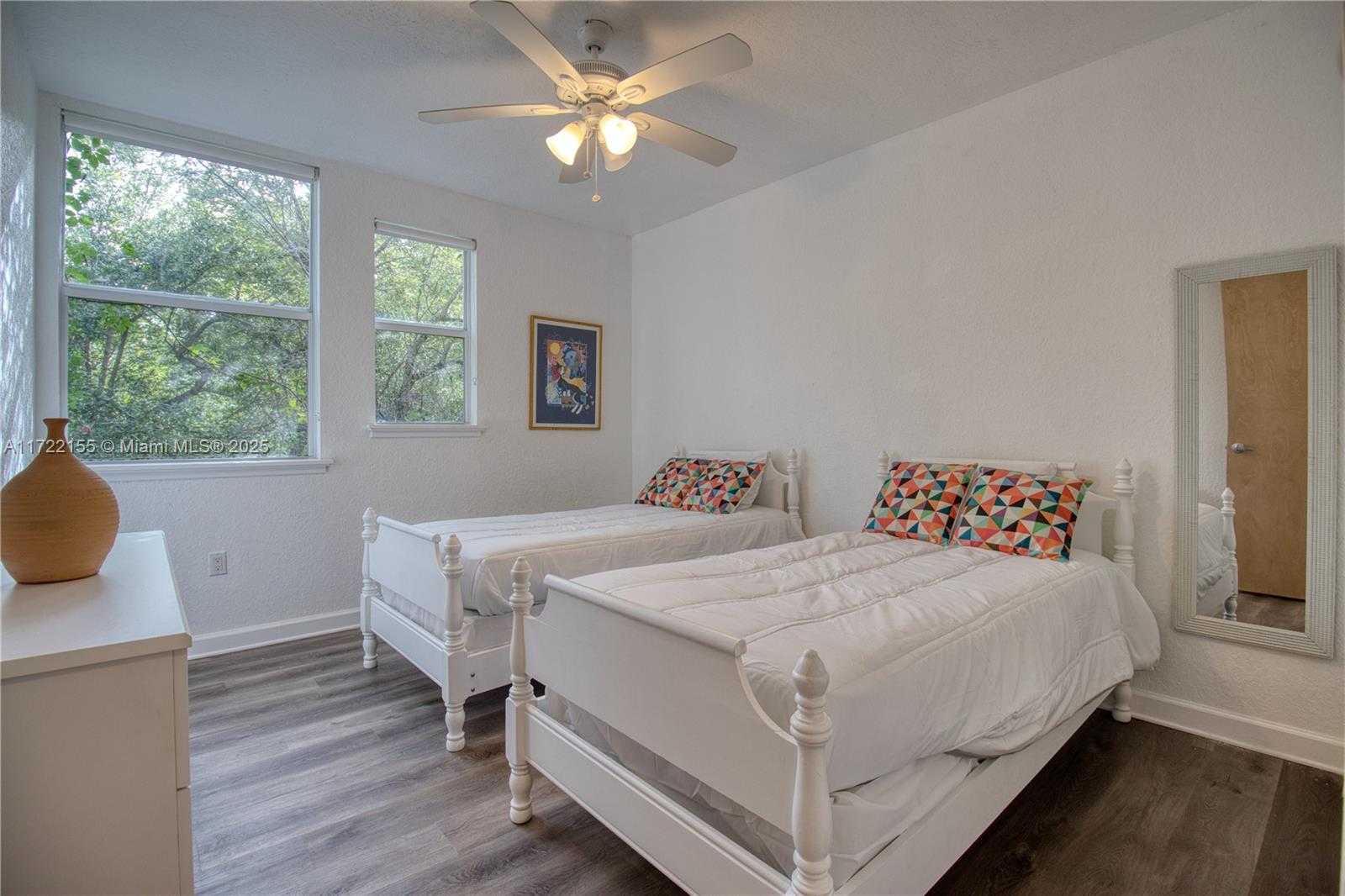 Small Image of 2200 LINCOLN AVE, Miami Number 19