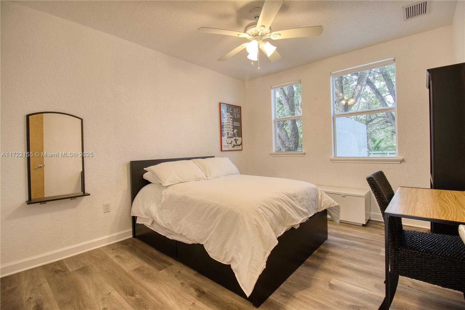 Small Image of 2200 LINCOLN AVE, Miami Number 22