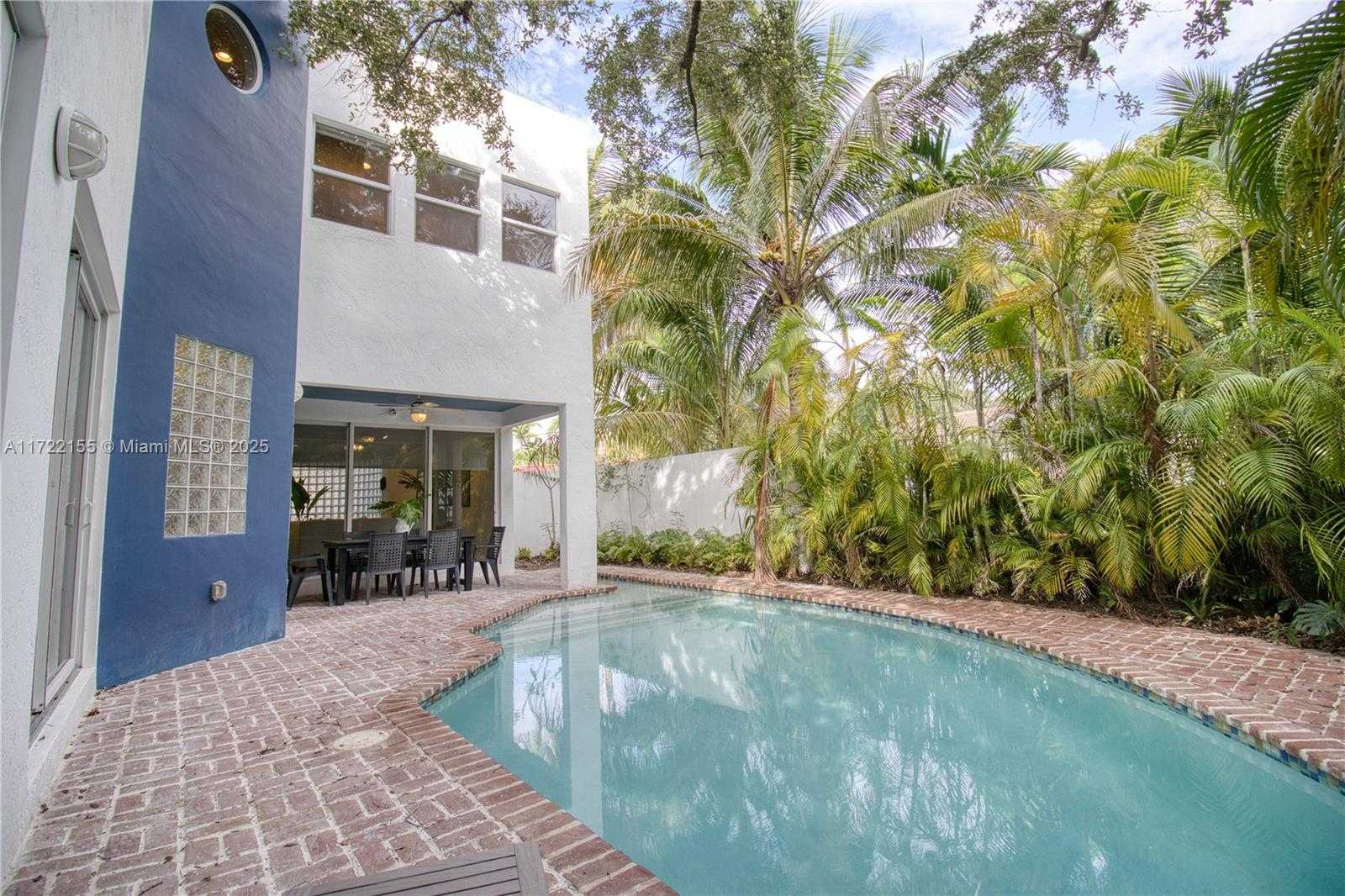 Small Image of 2200 LINCOLN AVE, Miami Number 25