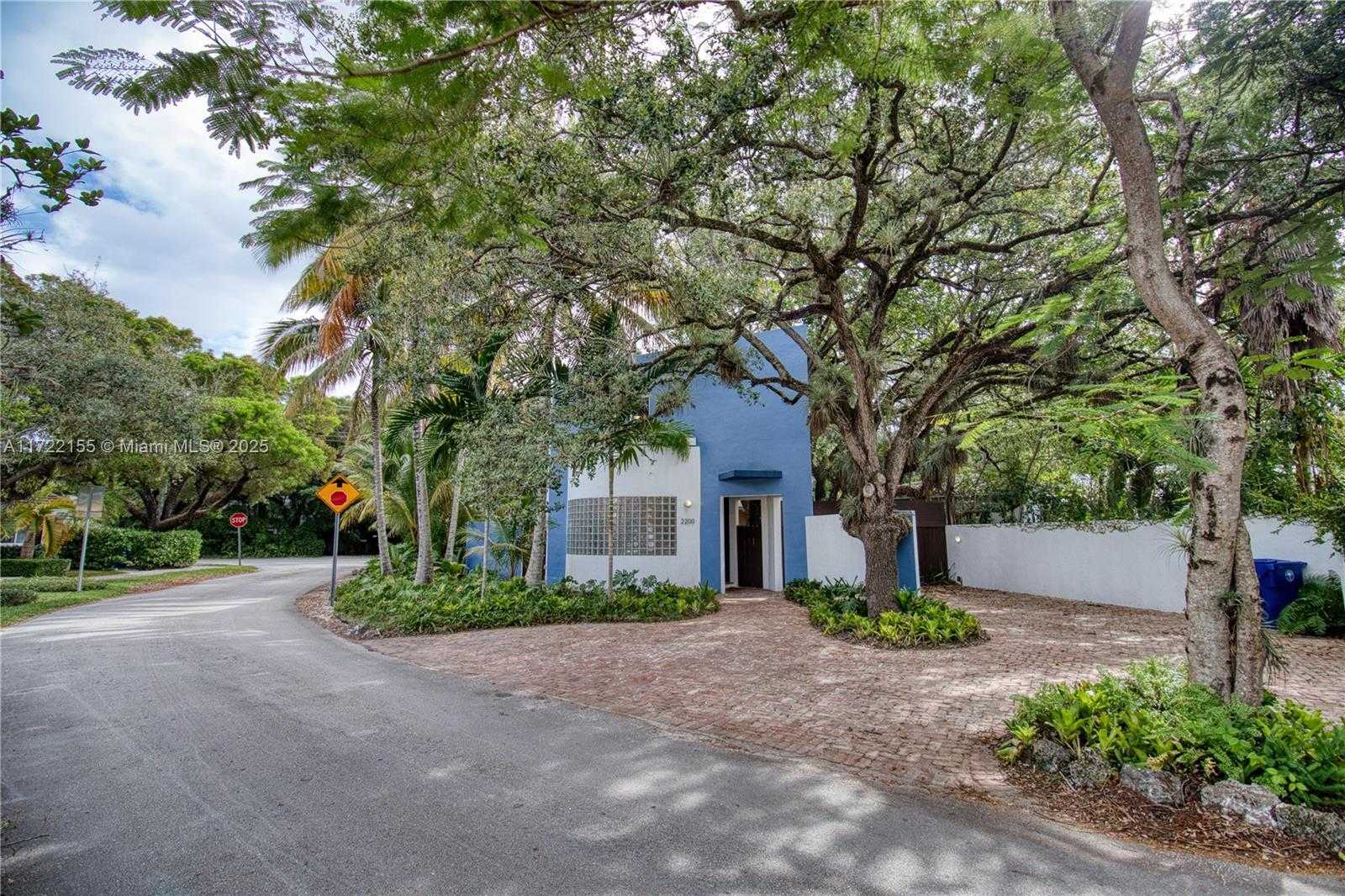 Small Image of 2200 LINCOLN AVE, Miami Number 31