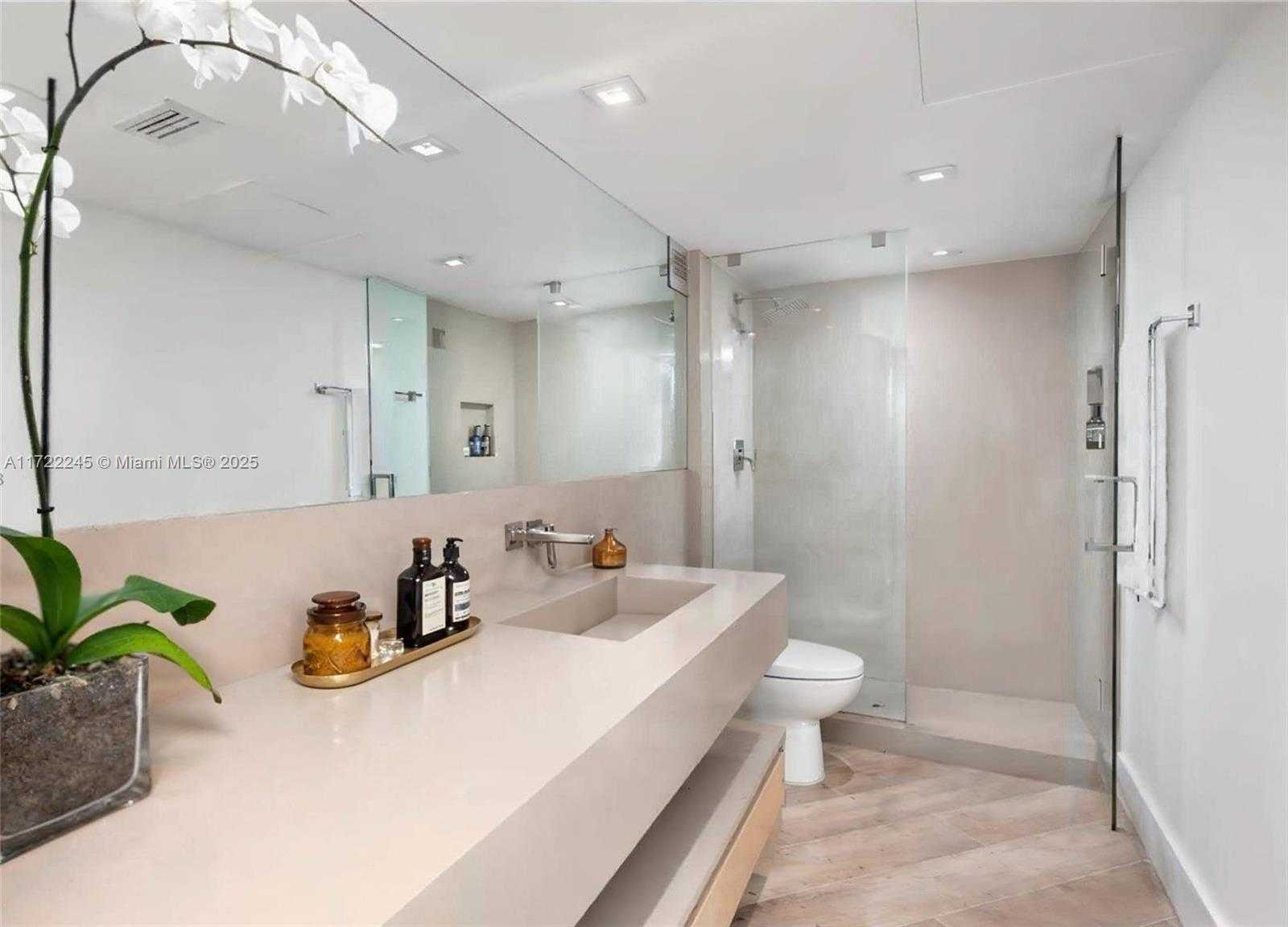 Small Image of 2301 COLLINS AVE #1432, Miami Beach Number 14