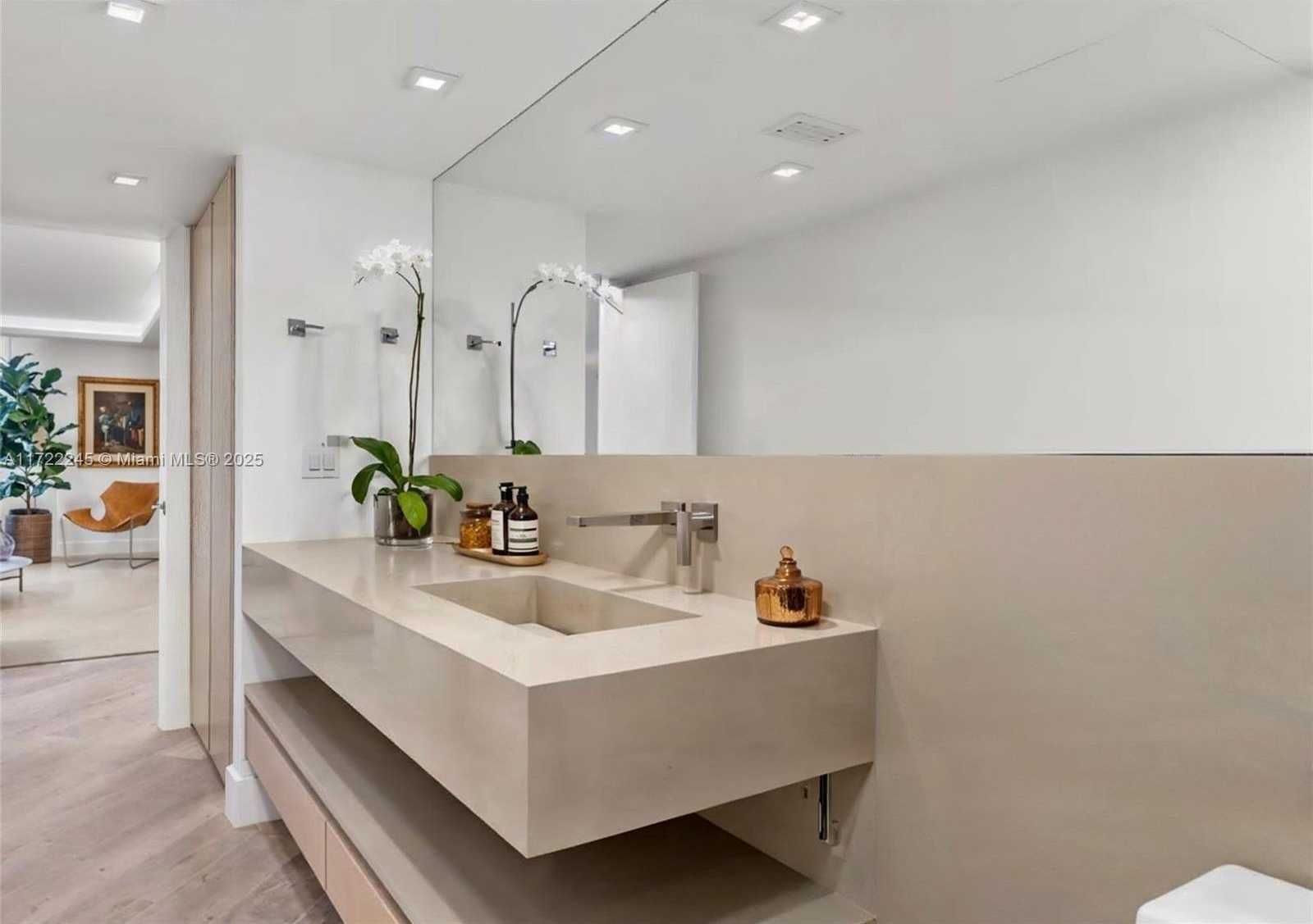 Small Image of 2301 COLLINS AVE #1432, Miami Beach Number 15