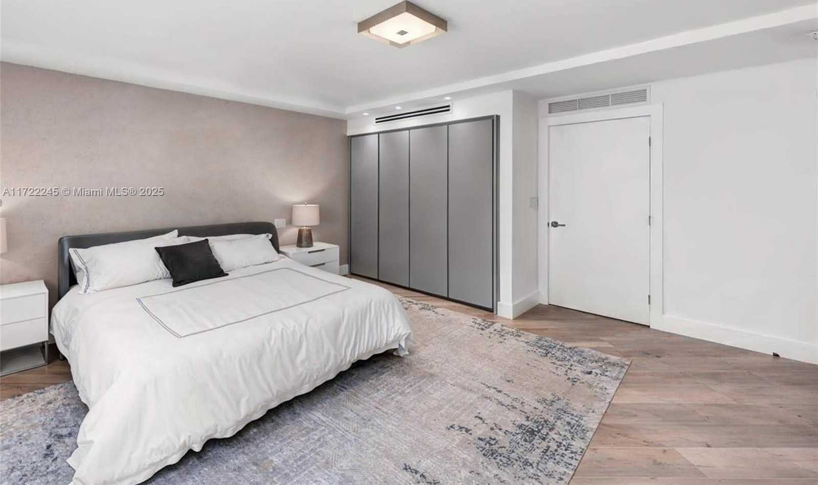Small Image of 2301 COLLINS AVE #1432, Miami Beach Number 16