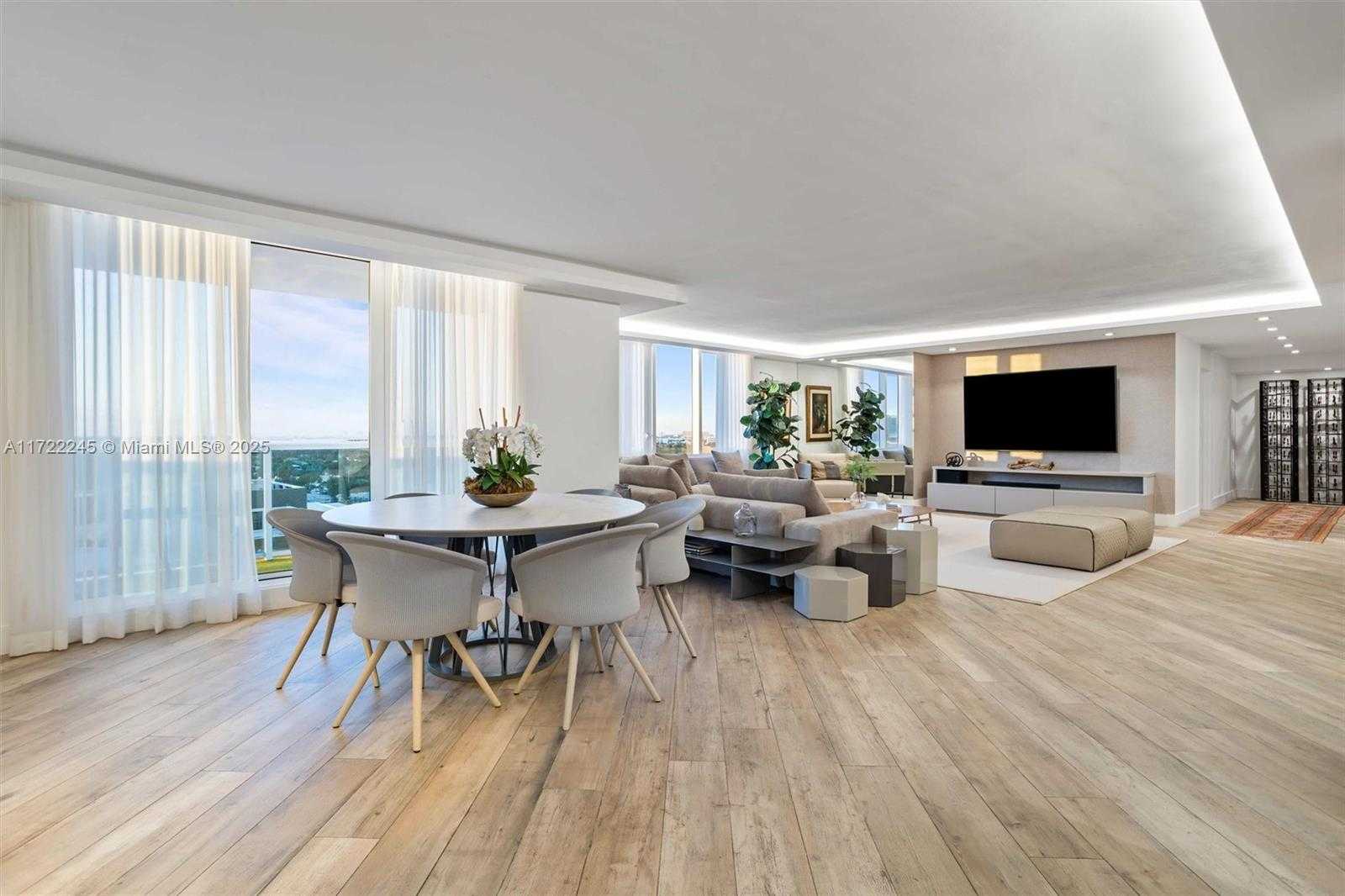 Small Image of 2301 COLLINS AVE #1432, Miami Beach Number 36