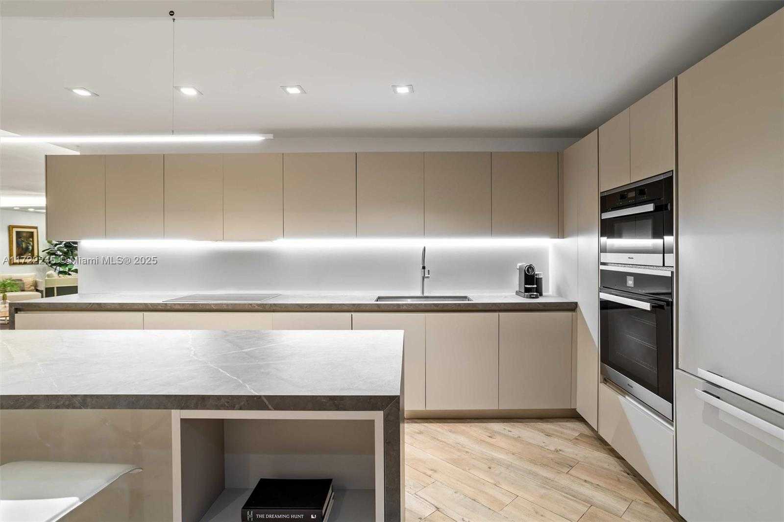 Small Image of 2301 COLLINS AVE #1432, Miami Beach Number 54