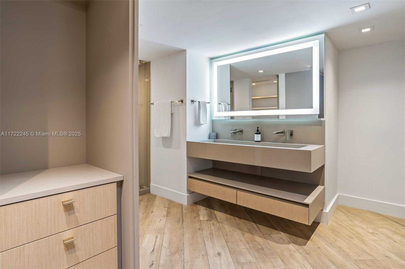 Small Image of 2301 COLLINS AVE #1432, Miami Beach Number 59