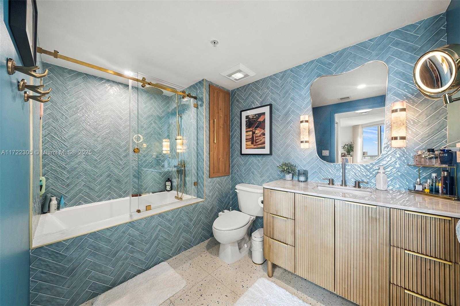 Small Image of 325 SOUTH BISCAYNE BLVD #2919, Miami Number 13