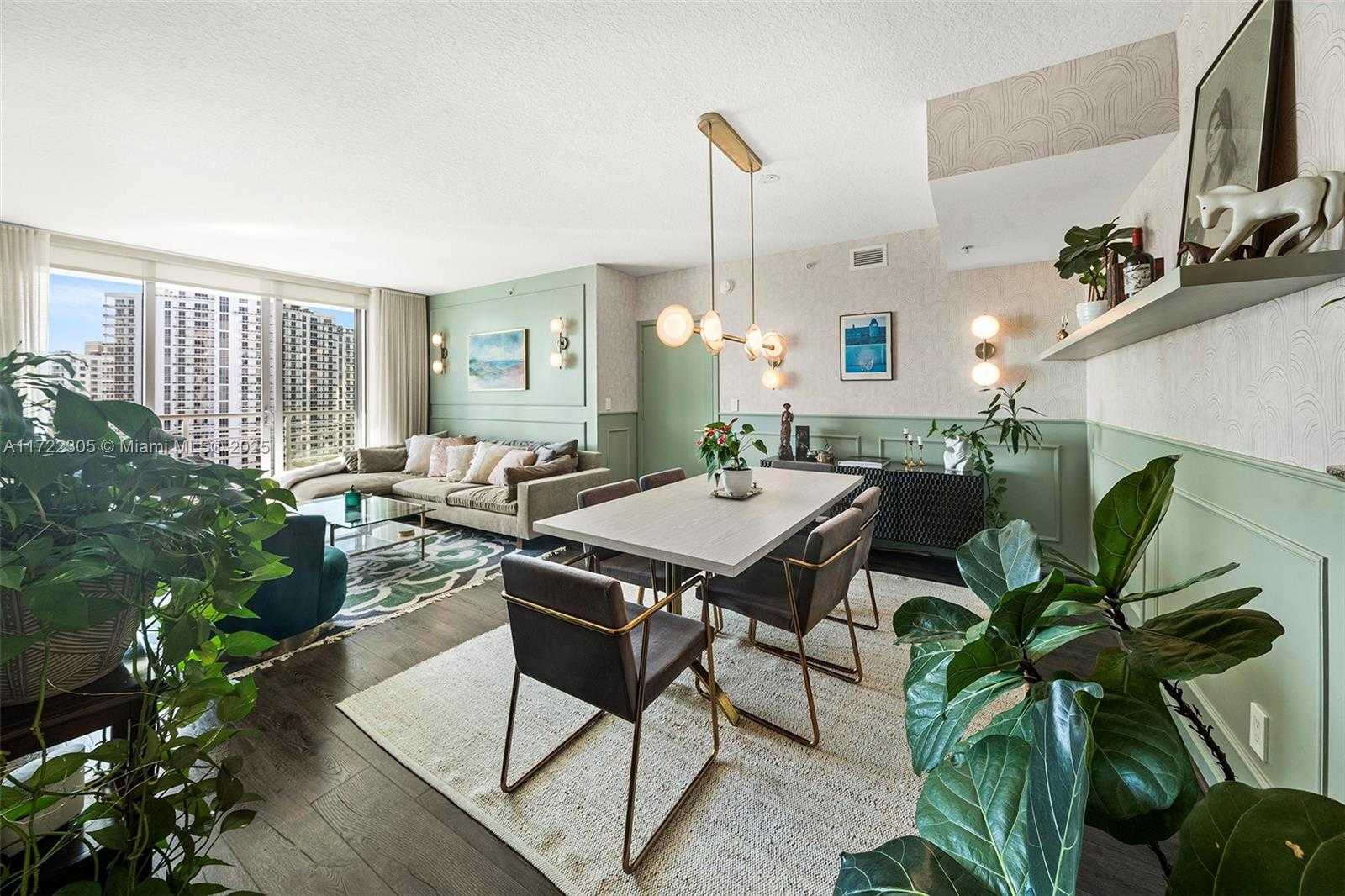 Small Image of 325 SOUTH BISCAYNE BLVD #2919, Miami Number 4
